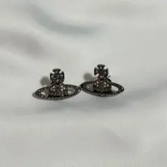 Vivienne Westwood オーブ ピアス ブラック付属品あり - メルカリ