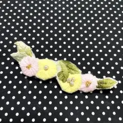 刺繍 花 ブローチ
