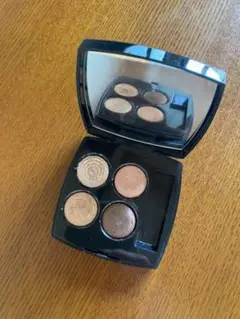 CHANELレキャトルオンブル79スパイシーズ