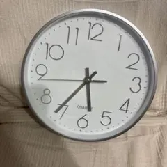 壁掛け時計 シルバー　シンプル