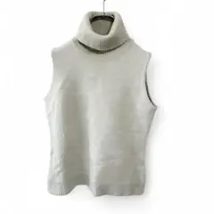 【オフオン】ノースリーブタートルネック ニット M シャンパンゴールドKU832