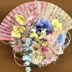 扇子型フラワーアレンジメント ウサギ付き