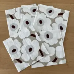 マリメッコ　ペーパーナプキン　デコパージュ　5枚　ウニッコ