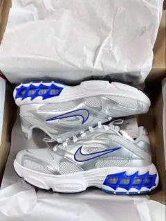 nike zoom スニーカー