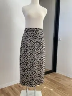 ヒョウ柄タイトロングスカート