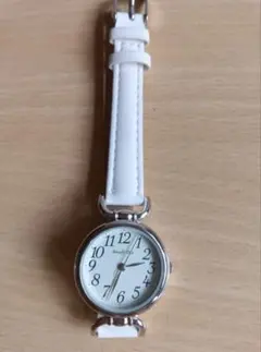 レディース腕時計 オフホワイト　稼働中