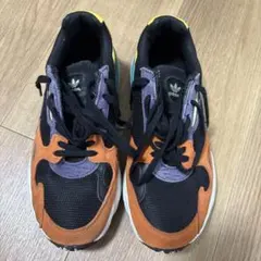adidas アディダス ファルコン　23.5cm