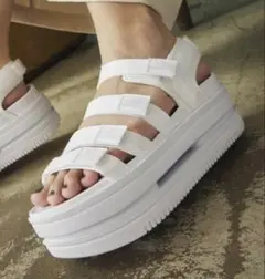 ナイキ サンダル 厚底 25.0cm