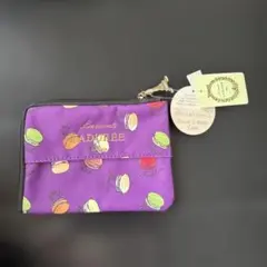 【新品未使用】LADURÉE マカロンプリント ティッシュ&マスクケースのサムネイル