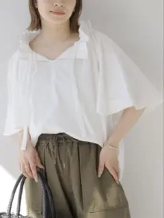 美品1度着用　ジャーナルスタンダード レリューム　フリルリボンTシャツ　白のサムネイル