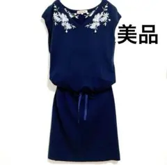 《美品》Apuweiser-riche 刺繍ノースリーブワンピース ネイビー　2