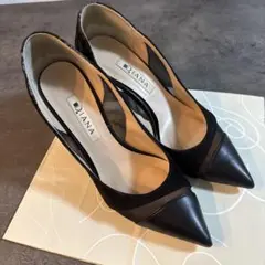 Diana ブラック ポインテッドトゥパンプス