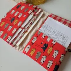 ボタンもかわいい洗濯ねこ　お薬手帳ケース　通帳ケース　母子手帳ケースハンドメイド