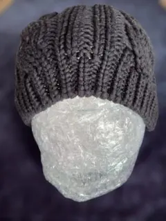 ケーブル編みニット帽