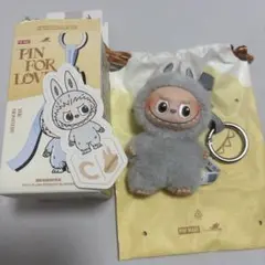 正規品【Ｃ】ラブブ イニシャル ぬいぐるみキーチェーン