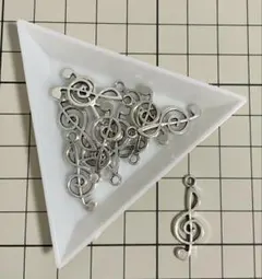 アンティークシルバー　メタルチャーム　音符　10個
