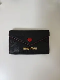 miu miu キーケース ブラック レッド ハートのサムネイル