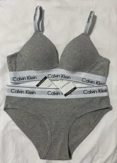 カルバンクライン上下セット 三角ブラ×ショーツ(ロゴ付きストラップ)Mサイズ灰色