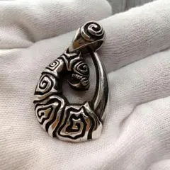 Maori warriors　ペンダントトップ　彫刻のサムネイル