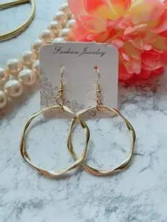 ハンドメイドピアス❤️大ぶりゴールドフープリングピアス❤️ゴールドリングピアス