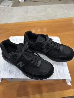 New Balance 992トリプルブラック スニーカーのサムネイル