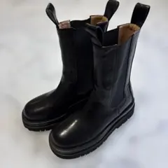 ✨未使用✨ブラック　サイドゴアブーツ　光沢　23.5cm mr1008のサムネイル