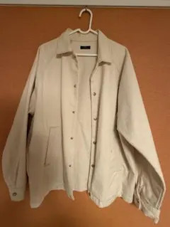 ベージュ ボタン付き ジャケット