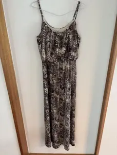 ワンピース　蛇柄