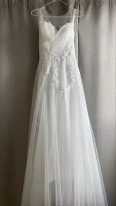 花柄刺繍入りウェディングドレス