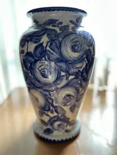 青いバラ　花柄　陶器　花瓶　Made in Italy
