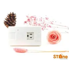 コンセントカバー ホワイト 子供 いたずら防止 事故防止 安全 シンプル