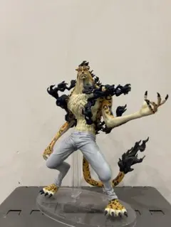 ロブ・ルッチ　フィギュア　ワンピース