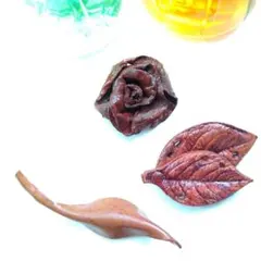 昭和レトロ　革のブローチまとめて3点　薔薇の花　枯れ葉　葉っぱ