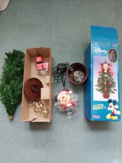 ◇Disney ミッキーマウス　クリスマスツリー 小型 点灯機能付き