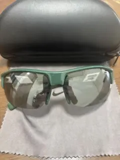 m*o様 NIKE サングラス SHOW X2 EV0620のサムネイル