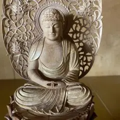 総白檀 座弥陀 3.0寸 金泥付 六角座 唐草光背 阿弥陀如来 ES578