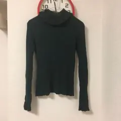 ワンウェイ　フリル タートルネック　リブニット  グリーン