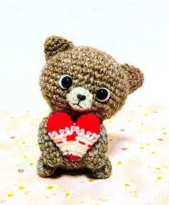 ネコのあみぐるみ ハートを持ったネコ