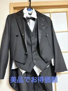 黒のタキシード（ジャケット・ベスト・ズボン、白シャツ、蝶ネクタイ付き）１６０cm