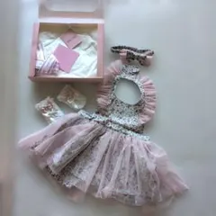 フラワープリント ベビードレス 　エプロンドレス　メゾピアノ　靴下　ヘアバンド