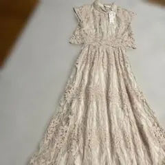 ノエラ　ベージュ レース ワンピースのサムネイル