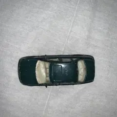 ダークグリーン セダン ミニカー　　　　即買い大歓迎