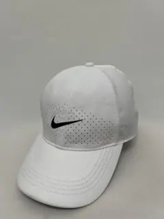 【Nike】ホワイト キャップ スポーツ　ゴルフ　ランニング