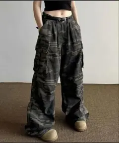 迷彩柄ワイドルーズカーゴパンツ