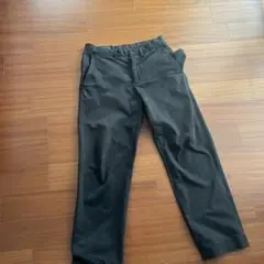 黒いチノパン ポケット付き