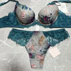 早いもの勝ち❗️サルート ターコイズ 花柄刺繍 C65 - メルカリ