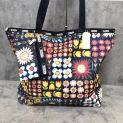 未使用　LeSportsac カラフル　フラワー柄 ポトートバッグ　ポーチ付き