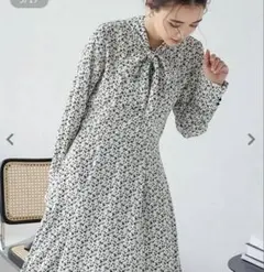 小花柄ボウタイワンピース