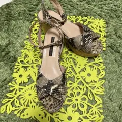 新品未使用　PELLICO SUNNY パイソン柄柄　ウェッジソールサンダル