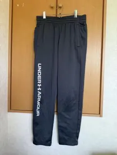 UNDER ARMOUR ブラック ジャージパンツ